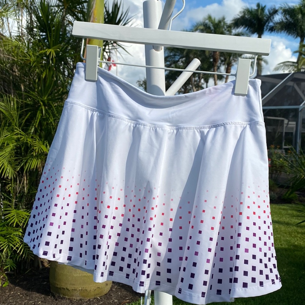LIJA TENNIS SKIRT SIZE SMALL